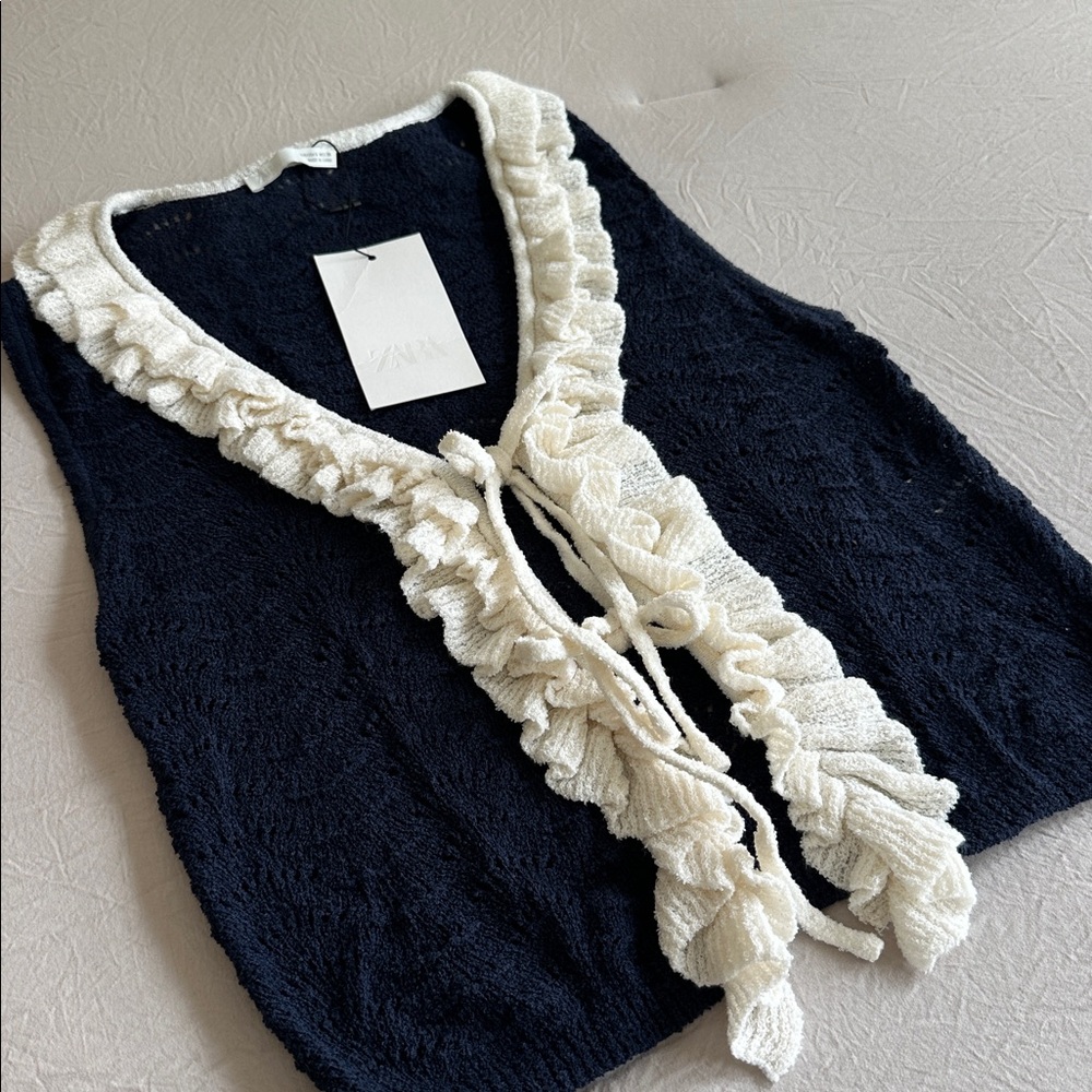 Zara Contrast Ruffle Top - Picture 8 of 9
